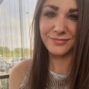 Meet your Posher, Elise